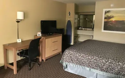 Days Inn By Wyndham Lexington-Columbia