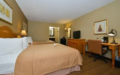 Quality Inn US65 & E Battlefield Rd Springfield