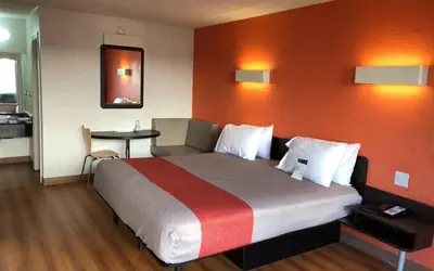 Motel 6-Brunswick, GA