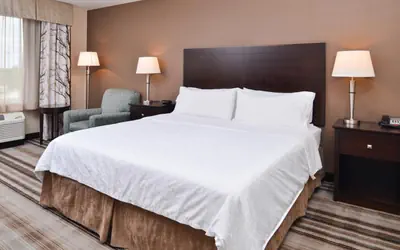 Holiday Inn Express & Suites Emporia Northwest by IHG
