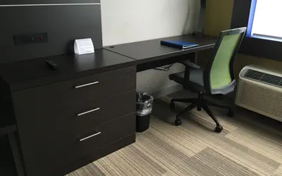 Holiday Inn Express & Suites Oswego by IHG
