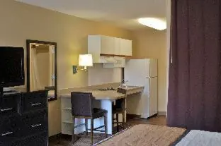 Extended Stay America Select Suites - St Louis - Airport - Central