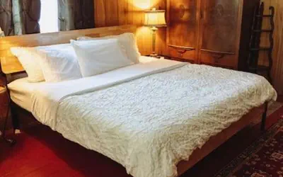 FARMHOUSE INN private apartments