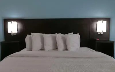 Travelodge by Wyndham Calhoun South I-75