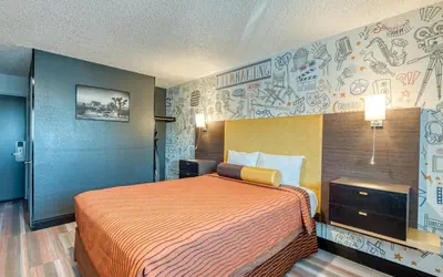 La Mirage Inn - Hollywood