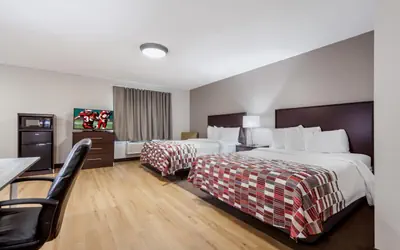 Red Roof Inn & Suites Omaha - Council Bluffs