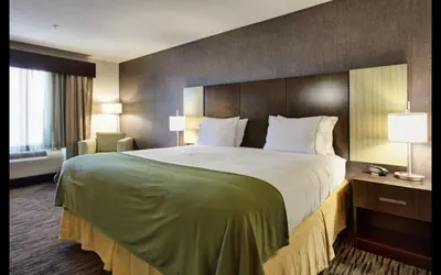 Holiday Inn Express & Suites North Fremont by IHG