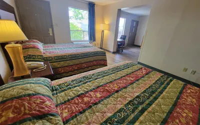 Studio 9 Inn & Suites