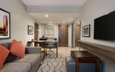 Embassy Suites by Hilton Chicago Naperville