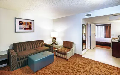 Embassy Suites by Hilton Dallas Market Center