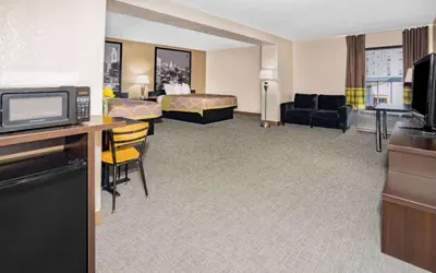Super 8 by Wyndham Mount Laurel