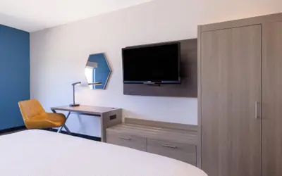 Holiday Inn Express & Suites Pittsburg by IHG