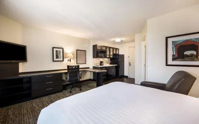 Sonesta Simply Suites Cleveland North Olmsted Airport