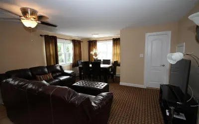 Colton Court Motor Inn