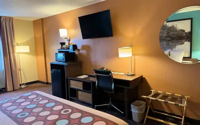 Super 8 by Wyndham Mount Vernon, IL