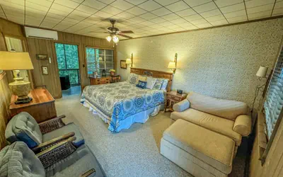 Hemlock Inn