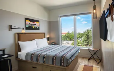 Moxy Boulder University
