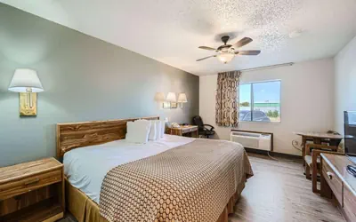 Travelodge by Wyndham Longmont