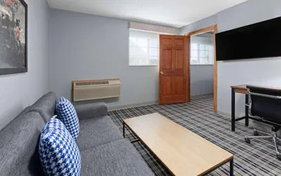 AmericInn by Wyndham Grinnell