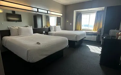 Microtel Inn & Suites by Wyndham Quincy Downtown - River Area