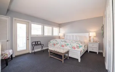 Biscayne Suites