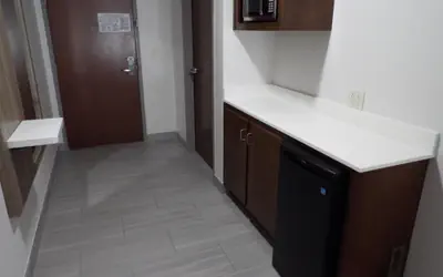 Holiday Inn Express & Suites - Huntsville Airport by IHG
