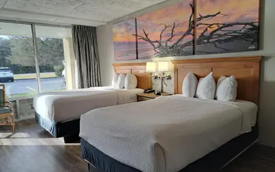 Days Inn & Suites by Wyndham Jekyll Island