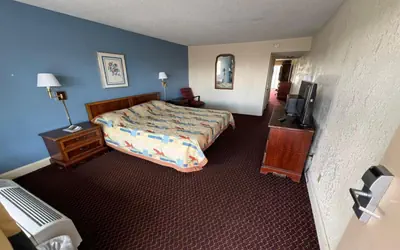 Super Inn & Suites by OYO Milledgeville