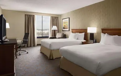 DoubleTree by Hilton Hotel & Executive Meeting Center Somerset