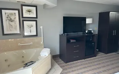 AmericInn by Wyndham Ottumwa
