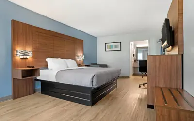 Quality Inn & Suites near Lake Eufaula