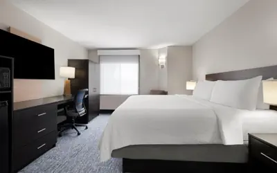 Garner Hotel Topeka West by IHG