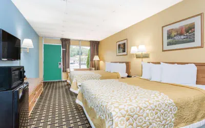 Days Inn by Wyndham Clayton