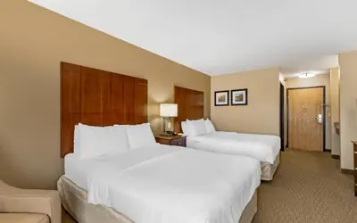 Comfort Inn & Suites East Moline near I-80