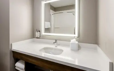 Holiday Inn Express & Suites Dewitt - Syracuse by IHG