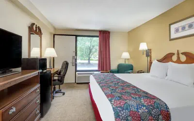 Days Inn by Wyndham Hoover Birmingham