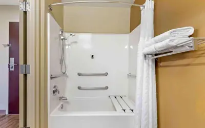 Studio 6 Corporate Extended Stay Chicago Lisle IL