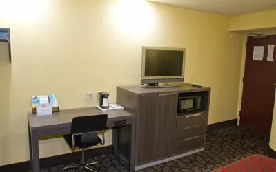 Days Inn by Wyndham Blue Springs