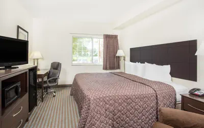 Super 8 by Wyndham Cedar Falls