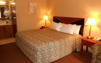 McClellan Inn