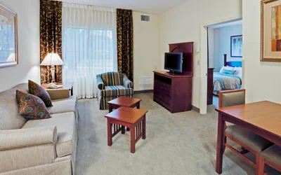 Photo 2 - 1 Bedroom Suite 2 Queens Nonsmoking