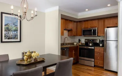 Photo 4 - Orvis Inn 2BR Premier Queen Suite