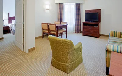 Photo 2 - 1 Bdrm Suite With 1 Queen Bed Nonsmoking