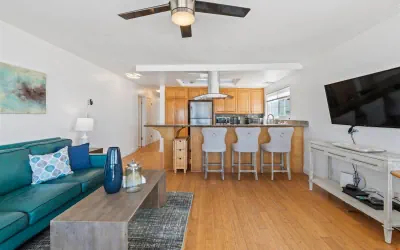 Photo 5 - 104-Unit 4