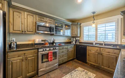 Photo 4 - 3 Bed + 2.5 Bath