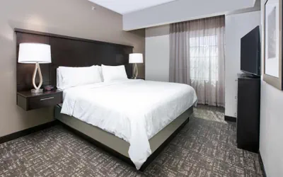 Photo 3 - 1 King Bed 1 Bedroom Suite Nonsmoking