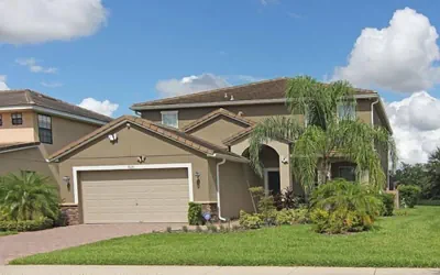 Photo 2 - Calabria Lakeside Villa with Pool and Spa Near Disney