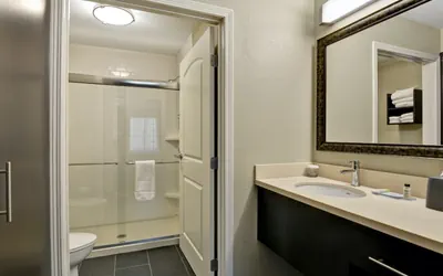 Photo 3 - 1 Bdrm Suite 2 Dbl Nonsmoke