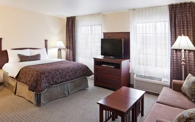 Photo 2 - Studio Suite With 1 Queen Bed Nonsmoking