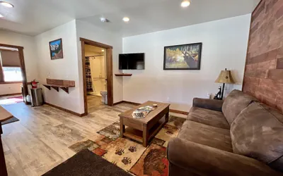 Photo 4 - Cozy suite on large property, close to skiing and glacier national park